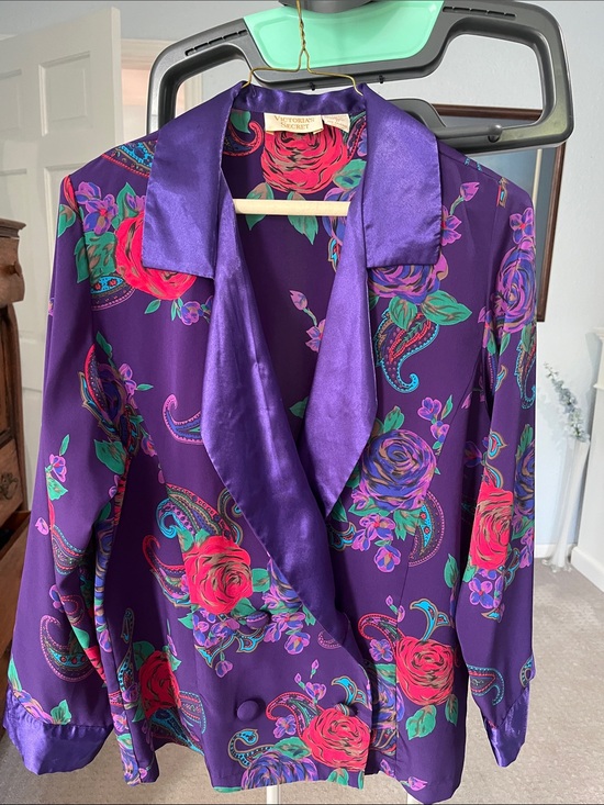 Victoria's Secret Other - Victoria secret vintage purple floral kimono